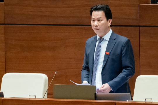 Bộ trưởng Đặng Quốc Khánh trả lời chất vấn Quốc hội
