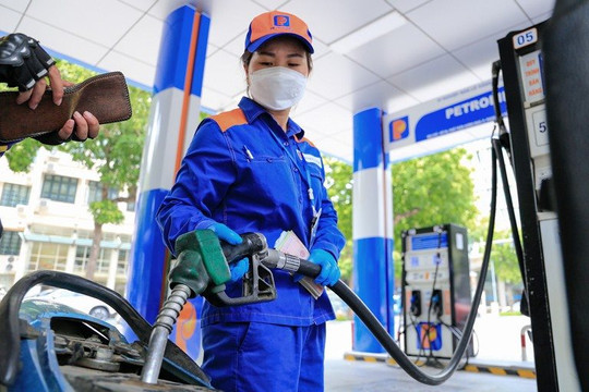 Giá xăng dầu tiếp tục giảm trong kỳ điều hành mới