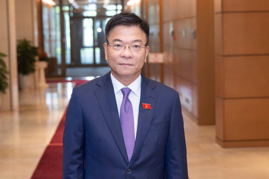 Quốc hội phê chuẩn bổ nhiệm Bộ trưởng Bộ Tư pháp Lê Thành Long giữ chức Phó Thủ tướng Chính phủ