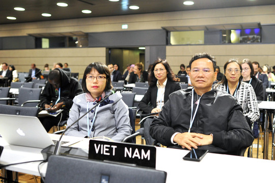 Đoàn công tác Việt Nam tham gia thảo luận tại Hội nghị SB60