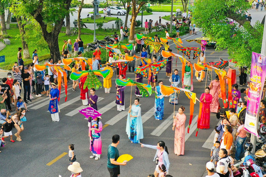 Sôi động “Lễ hội đường phố” tại Festival Huế 2024