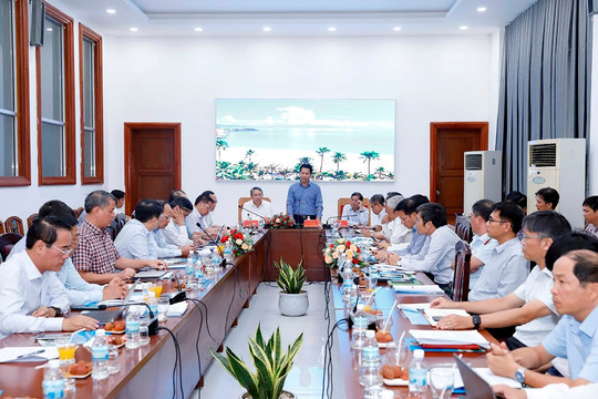 Bộ trưởng Đặng Quốc Khánh làm việc với tỉnh Khánh Hòa về công tác quản lý TN&MT