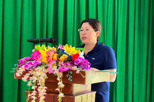 Thứ trưởng Bộ TN&MT Nguyễn Thị Phương Hoa kiểm tra công tác biên giới, biển, đảo ở Cà Mau