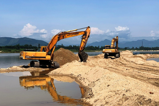 Lâm Đồng: Khai thác cát trái phép, một cá nhân bị phạt 125 triệu đồng