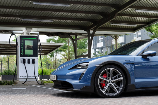 Porsche mở rộng mạng lưới trạm sạc công suất cao cho xe điện tại Việt Nam