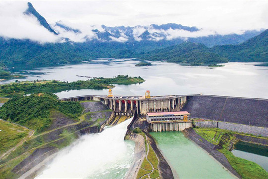 Thủy điện Tuyên Quang đóng 1 cửa xả