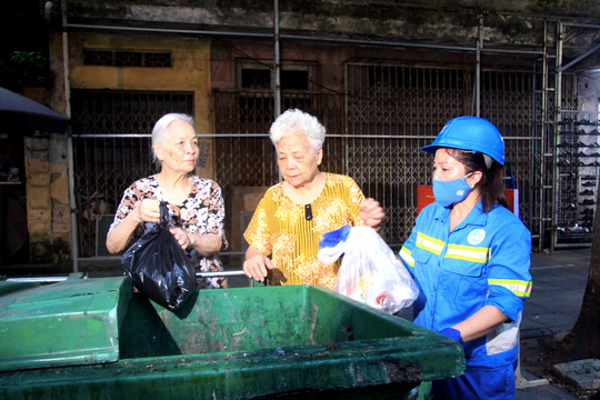 Hà Nội: Quận Hoàn Kiếm triển khai phân loại rác tại nguồn
