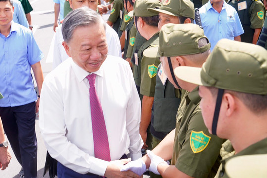 Chủ tịch nước dự lễ ra mắt lực lượng tham gia bảo vệ ANTT cơ sở tại TPHCM