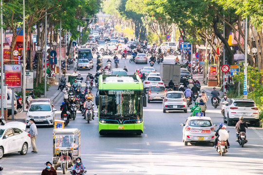 Kỳ vọng kết nối xanh trên những nẻo đường Việt Nam: Điện khí hóa giao thông - cốt lõi chuyển đổi năng lượng