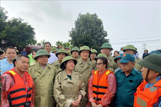 Bí thư Thành ủy Hà Nội: Khẩn trương khắc phục khó khăn cho người dân vùng ngập lụt