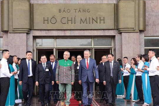 Chủ tịch nước Tô Lâm cùng Tổng thống Timor-Leste thăm Bảo tàng Hồ Chí Minh