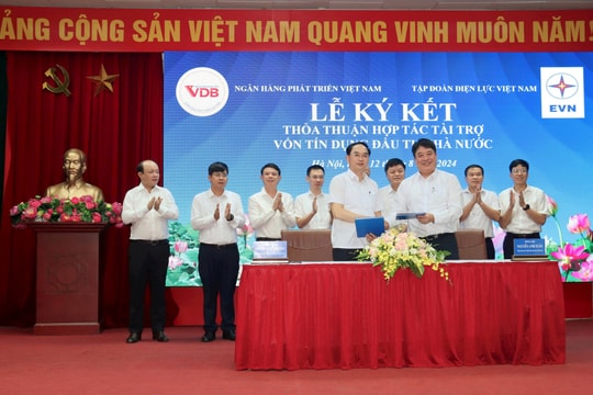 EVN và VDB ký thỏa thuận hợp tác tài trợ vốn tín dụng đầu tư của Nhà nước