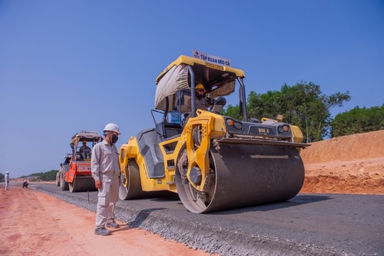 Bình Định: Giải quyết kịp thời nguồn vật liệu phục vụ thi công cao tốc