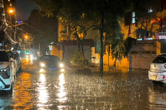 Thời tiết ngày 26/8: Hà Nội ngày nắng, chiều tối có mưa rào và dông