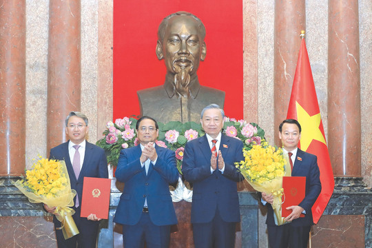 Tổng Bí thư, Chủ tịch nước Tô Lâm trao quyết định bổ nhiệm 3 Phó Thủ tướng và 2 Bộ trưởng