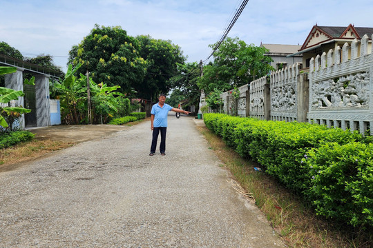 Về nơi "đất vàng" cũng hiến...