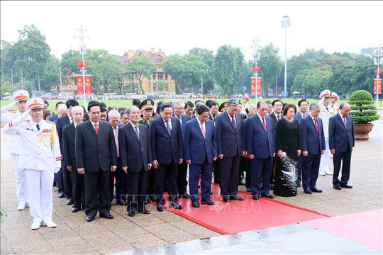 Lãnh đạo Đảng, Nhà nước vào Lăng viếng Chủ tịch Hồ Chí Minh