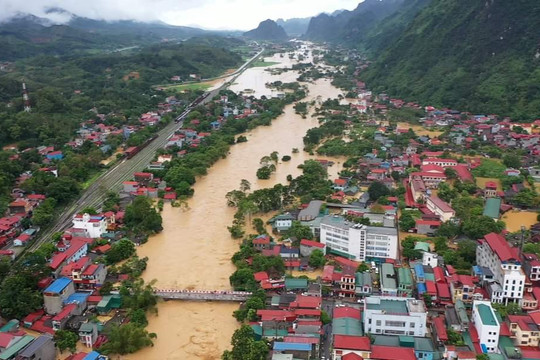 Lạng Sơn: Nhiều nơi chìm trong biển nước