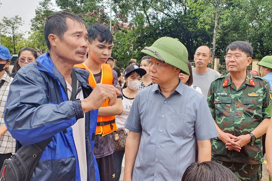 Bộ trưởng Đỗ Đức Duy kiểm tra, chỉ đạo khắc phục hậu quả sau cơn bão số 3 tại Yên Bái