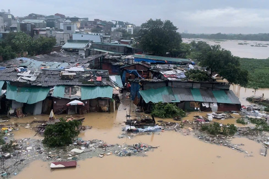 Lũ lên cao, Hà Nội kích hoạt phương án sơ tán trên diện rộng