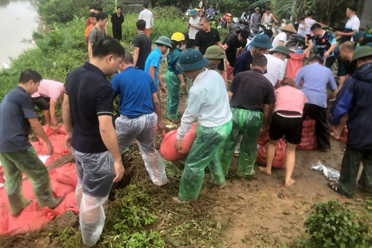 Hà Nội: Lũ các sông lên nhanh