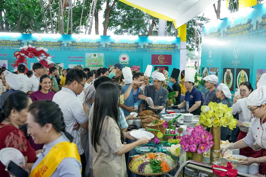 Nét đẹp văn hóa Phật giáo tại Tuần lễ Festival Huế 2024