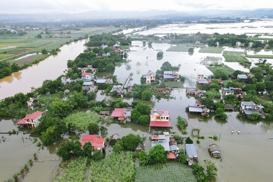 Thanh Hóa: Nước sông Bưởi dâng cao, hàng trăm hộ dân bị cô lập