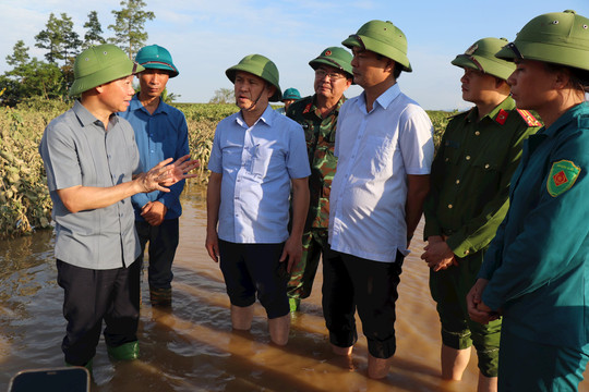 Bộ trưởng Đỗ Đức Duy kiểm tra công tác khắc phục hậu quả thiên tai tại huyện Trấn Yên