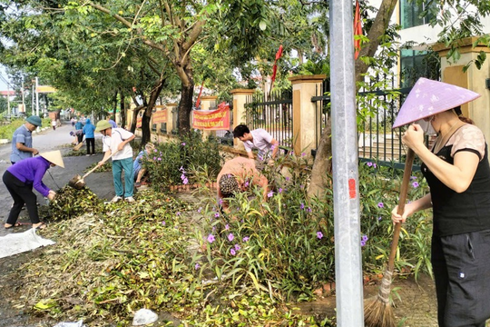 Huyện Thanh Oai (Hà Nội): Đồng loạt ra quân tổng vệ sinh môi trường sau bão