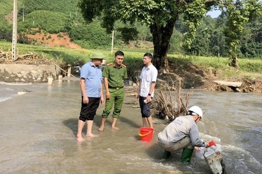 Hậu quả vụ bùn thải tràn xuống suối: "Vỡ Bắc Kạn, họa Tuyên Quang"