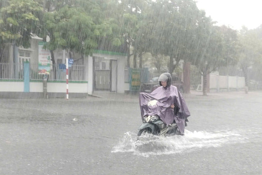 Khu vực Thanh Hóa – Quảng Trị: Cần đề phòng mưa cường suất lớn trong tối và đêm nay