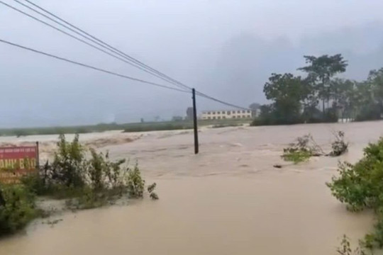 Mưa lớn diện rộng, nguy cơ lũ quét và sạt lở đất tăng cao