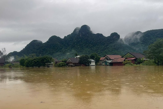 Quảng Bình: 37 thôn, bản bị chia cắt, 600 hộ bị ngập do bão số 4