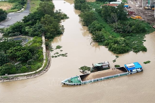 Nước sông Đồng Nai lên gần báo động 3, nhiều khu vực nguy cơ ngập