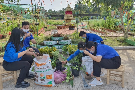 Tuổi trẻ xứ Dừa vì một “Bến Tre xanh”