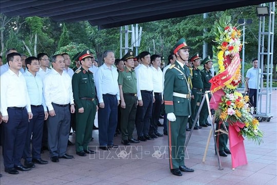 Tổng Bí thư, Chủ tịch nước Tô Lâm dâng hương tại Khu di tích đặc biệt Thành cổ Quảng Trị