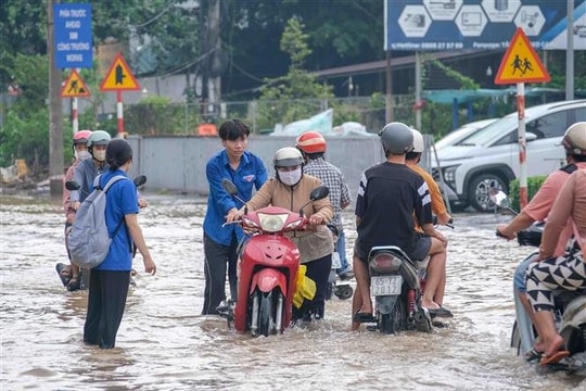 Triều cường kết hợp mưa lớn, Nam Bộ nhiều khả năng ngập úng vùng trũng thấp