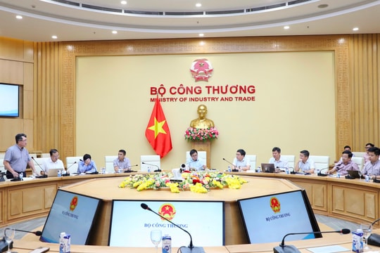 Bộ Công Thương họp bàn kế hoạch cung cấp điện năm 2025