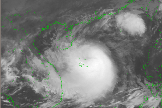 Bão Trà Mi tăng cấp, gió khu vực ven biển mạnh dần lên