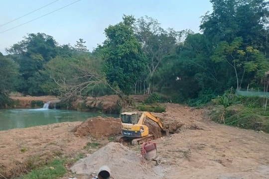 Thạch Thành (Thanh Hóa): Ai “chống lưng” để phá nát Suối Gió?