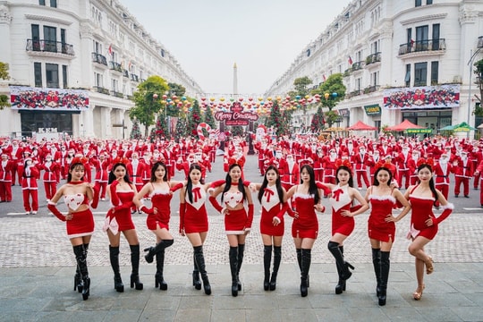 DANKO CITY - Giáng sinh diệu kỳ với 300 Ông Già Noel