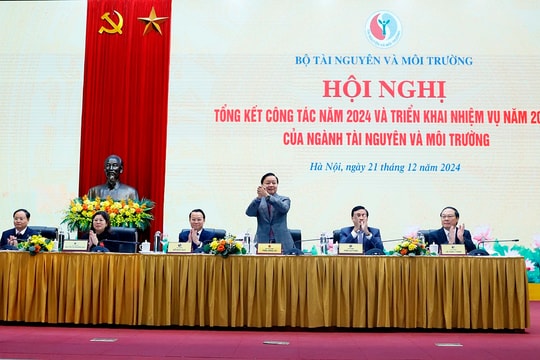 Phó Thủ tướng Trần Hồng Hà dự Hội nghị tổng kết năm 2024 và triển khai nhiệm vụ năm 2025 của Ngành Tài nguyên và Môi trường