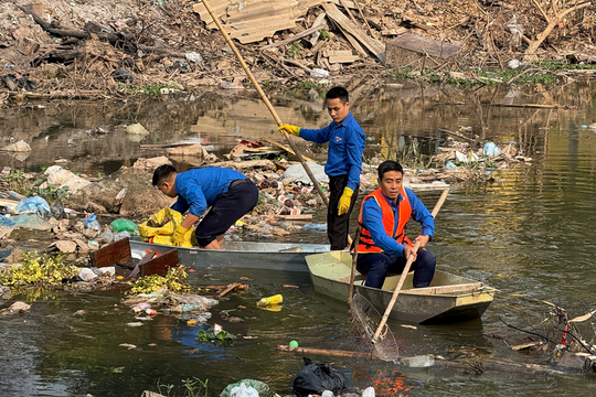 Hà Nội: Thanh niên Thường Tín làm sạch môi trường