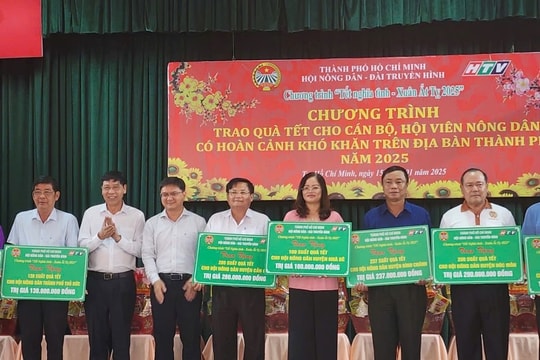 TP.HCM: Trao tặng quà Tết cho hội viên nông dân có hoàn cảnh khó khăn