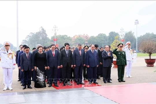 Lãnh đạo Đảng, Nhà nước vào Lăng viếng Chủ tịch Hồ Chí Minh nhân dịp Tết Nguyên đán