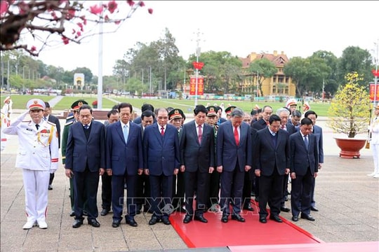 Lãnh đạo Đảng, Nhà nước vào Lăng viếng Chủ tịch Hồ Chí Minh