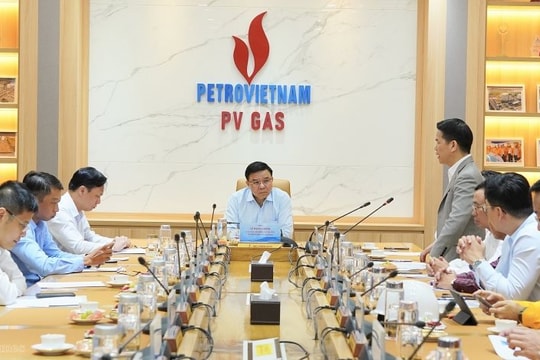 Chủ tịch HĐTV Petrovietnam Lê Mạnh Hùng: PV GAS khẩn trương đầu tư nâng công suất Kho LNG Thị Vải lên 3 triệu tấn