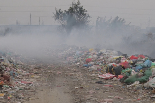 Rác thải bủa vây, người dân sống trong ô nhiễm