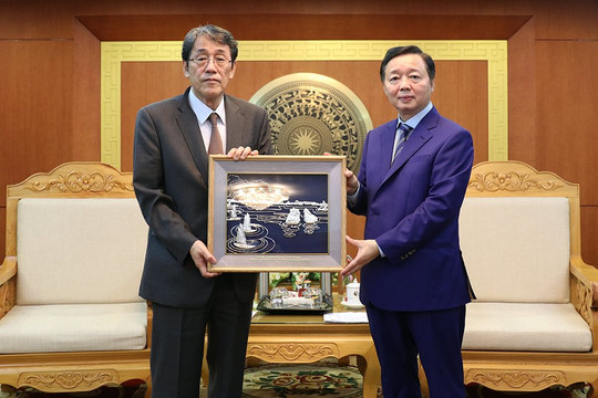 Bộ trưởng Trần Hồng Hà tiếp Đại sứ Hàn Quốc và Nhật Bản