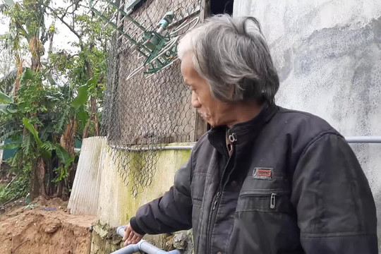 Thừa Thiên Huế: Sạt lở sông Bồ uy hiếp nhiều nhà dân